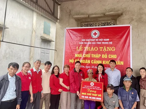 Hội chữ thập đỏ các tỉnh Trung Bộ trao hỗ trợ xây nhà cho hộ nghèo ở Nghi Lộc
