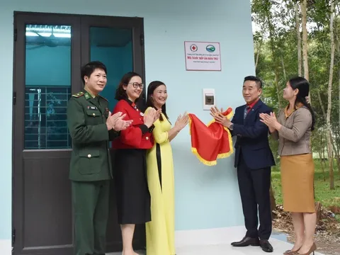 Khánh thành bếp ăn bán trú điểm trường xã vùng xa