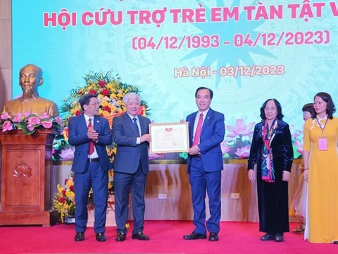 Vận động nguồn lực để bảo vệ, chăm sóc và trợ giúp trẻ em khuyết tật