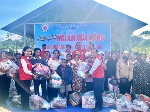 Quảng Trị: Hơn 1.000 phần quà đến với bà con nghèo xã A Bung