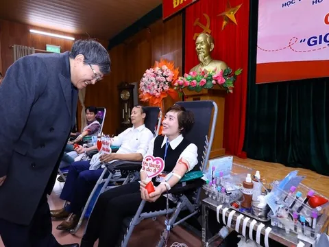 Cán bộ, học viên Học viện Chính trị quốc gia Hồ Chí Minh tham gia hiến máu tình nguyện