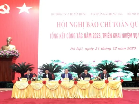 Báo chí phải kiến tạo được dòng thông tin tích cực, góp phần xây dựng nền văn hóa Việt Nam đậm đà bản sắc dân tộc