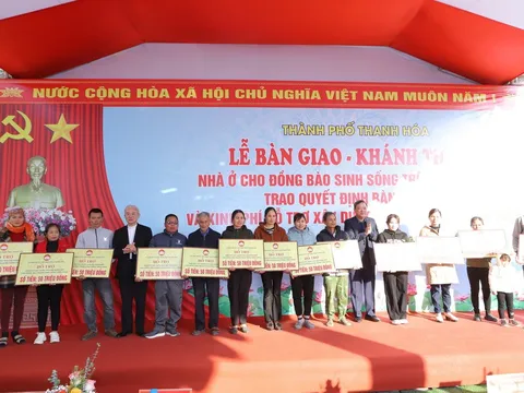 Nhiều người dân vạn chài được sống trong những ngôi nhà mơ ước