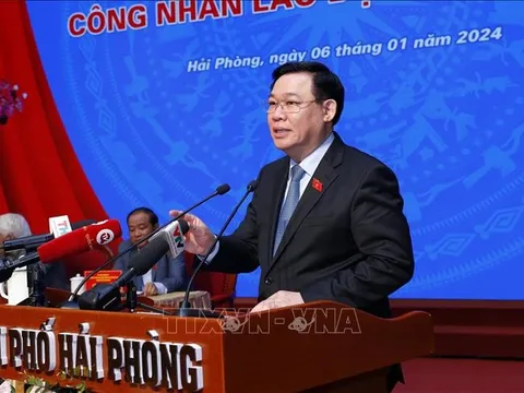 Tiếp tục hoàn thiện chính sách, pháp luật chăm lo đời sống công nhân, người lao động