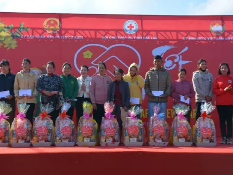 "Tết Nhân ái"  - vun đắp giá trị nhân đạo, lan tỏa những nghĩa cử cao đẹp