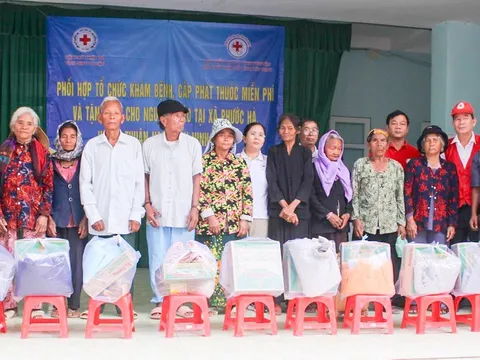 Ninh Thuận: Tổ chức khám bệnh, cấp phát thuốc miễn phí và tặng quà cho hộ nghèo