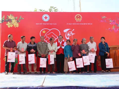 "Sứ giả nhân đạo" đồng hành cùng người dân tỉnh Bình Thuận vui xuân đón Tết