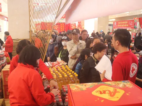 Đồng hành cùng bà con khó khăn, đón Tết cổ truyền ấm áp, vui tươi