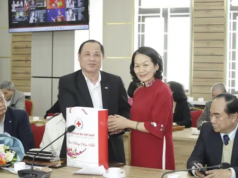 Chủ tịch Hội Chữ thập đỏ Việt Nam thăm và chúc Tết các đồng chí nguyên lãnh đạo Hội