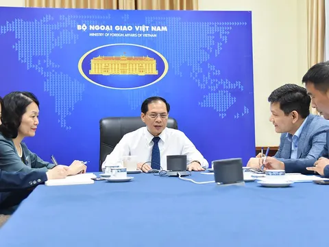Ngoại giao cây tre Việt Nam: Gốc vững, thân chắc, cành uyển chuyển