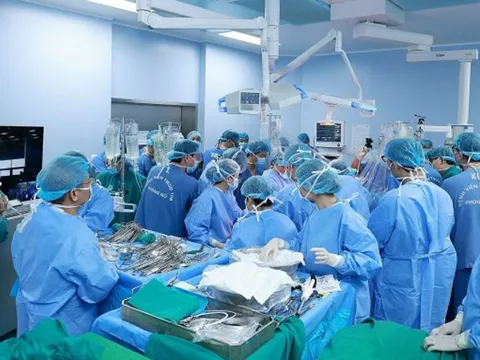 Hơn 150 y bác sĩ tiến hành 8 ca ghép tạng ngày 30 Tết