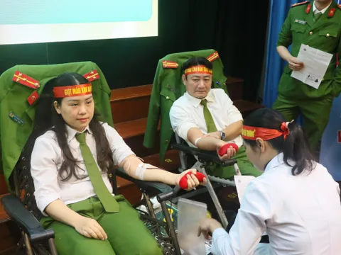 Hà Tĩnh: Hơn 200 cán bộ chiến sĩ tham gia hiến máu tình nguyện đợt 1/2024