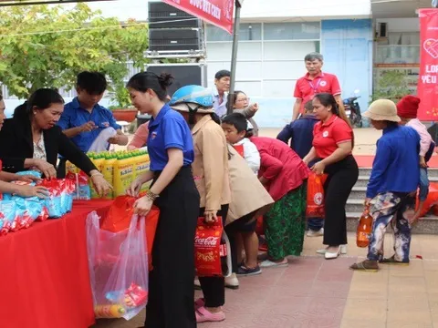 Mùa hoa mang tên “Chữ thập đỏ”