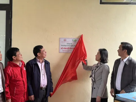 Vui mừng khánh thành bếp ăn bán trú cho thầy trò khu vực vùng biên giới tỉnh Quảng Bình