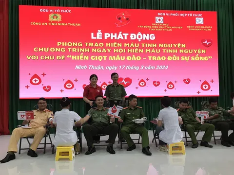 Ninh Thuận: Cán bộ chiến sỹ tích cực tham gia hiến máu tình nguyện