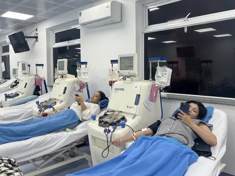 3 người Việt có nhóm máu cực hiếm, tình nguyện hiến để cứu sống bệnh nhân người Anh