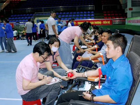500 tình nguyện viên tham gia ngày hội Hiến máu tình nguyện