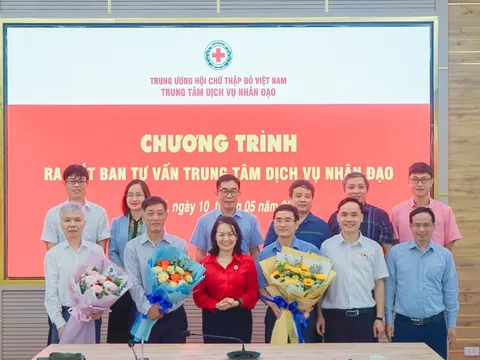 Ra mắt Ban Tư vấn Trung tâm Dịch vụ nhân đạo