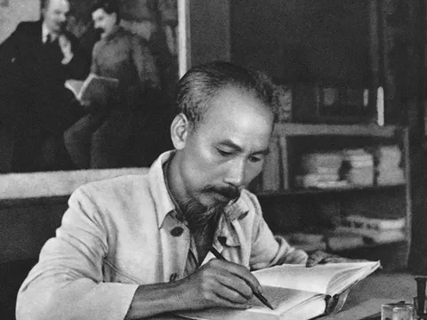 Rèn luyện đạo đức cách mạng như ‘ngọc càng mài càng sáng, vàng càng luyện càng trong’