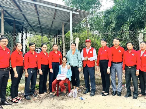 Thăm hỏi gia đình 3 nạn nhân đuối nước thương tâm ở Bình Dương
