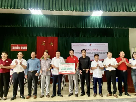 Thanh Hóa: Hội CTĐ trao quà cho ngư dân nghèo, khó khăn tại huyện Hoằng Hóa