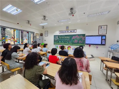 Hà Nội: Cán bộ, giáo viên quận Ba Đình tích cực tập huấn, bồi dưỡng sử dụng sách giáo khoa lớp 5