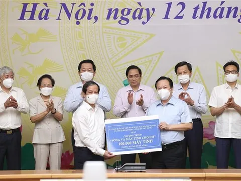 Chương trình ‘Sóng và máy tính cho em’ đã phân bổ, bàn giao hơn 92.600 máy tính cho 21 tỉnh, thành phố