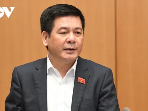 Việt Nam vẫn còn dư địa để kìm hãm đà tăng giá xăng dầu