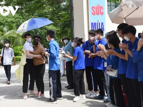 Thí sinh “vỡ oà” với bài thơ “Mùa xuân nho nhỏ” trong đề thi Ngữ văn vào 10