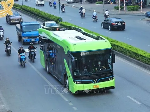 Xe buýt điện - Giải pháp hiệu quả cho giao thông công cộng ở Thủ đô