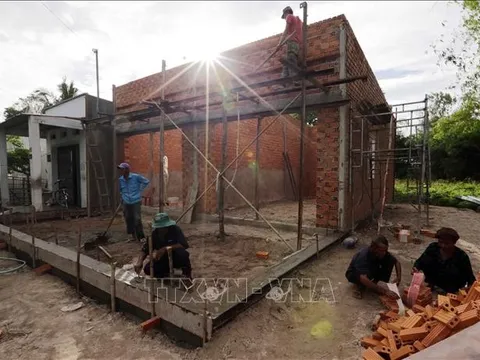 Bộ Xây dựng sẽ thực hiện dự án hỗ trợ nhà ở cho khoảng 100.000 hộ nghèo, cận nghèo