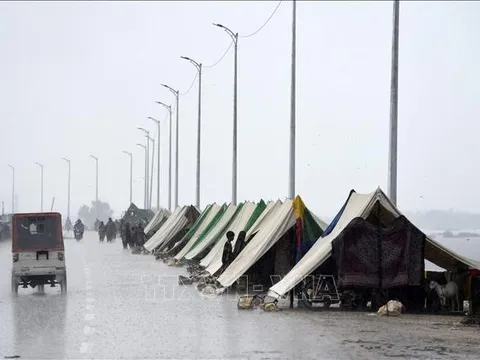 Pakistan: Lũ lụt khiến 50% diện tích chìm trong biển nước, hàng triệu người mất nhà cửa