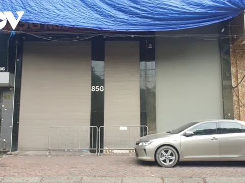 Hà Nội "thẳng tay" gắn biển nêu tên quán karaoke vi phạm về PCCC