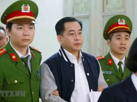 Cán bộ thoái hóa bắt tay doanh nghiệp “đen”: Hậu quả khôn lường