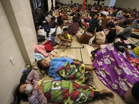 Đêm trắng ở nơi tránh bão Noru