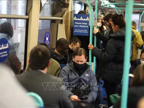 Anh cảnh báo một mùa Đông khó khăn vì dịch cúm và COVID-19