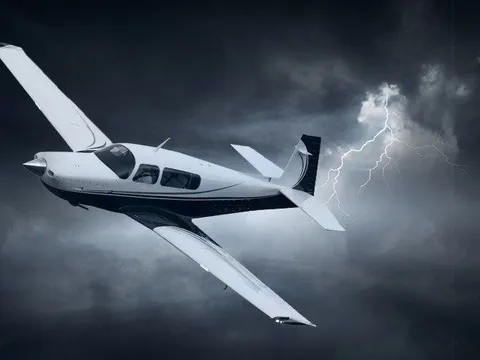 Lý do nhiều phi cơ vẫn bay qua khu vực bão Noru