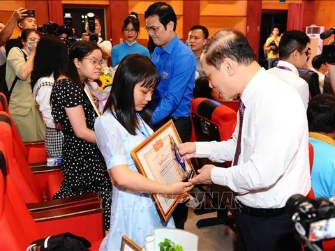 Tôn vinh 50 thanh niên khuyết tật tiêu biểu 'Tỏa sáng nghị lực Việt'