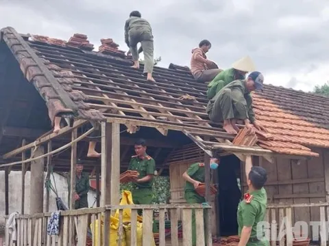 Tình nghĩa xóm làng bên trong những ngôi nhà dựng lên sau bão Noru