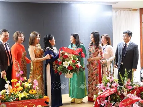 Tôn vinh nét đẹp truyền thống của phụ nữ Việt Nam tại Đức