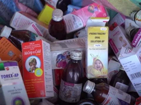 Gambia thu hồi thêm các loại thuốc nghi khiến trẻ em tử vong