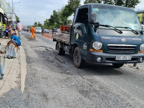 Cần Thơ khẩn trương khắc phục 20 tuyến đường hư hỏng sau triều cường