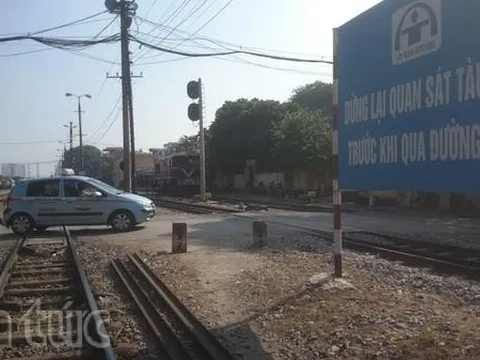 Cấp bách xóa lối đi tự mở qua đường sắt