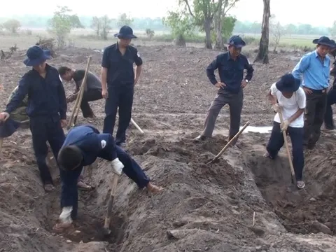 Hơn 20 năm xuyên biên giới Campuchia tìm hài cốt liệt sĩ hồi hương về đất mẹ