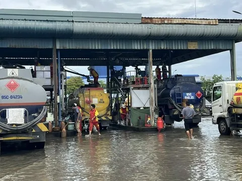 Lần đầu tiên người dân được xin lỗi vì thiếu xăng dầu