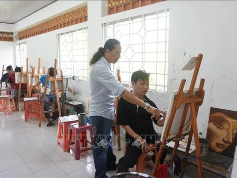 Người thầy lặng lẽ mang hạnh phúc đến với những học sinh có hoàn cảnh đặc biệt