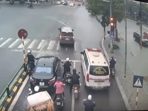Không nhường đường cho xe cứu thương sẽ bị phạt nặng ra sao?