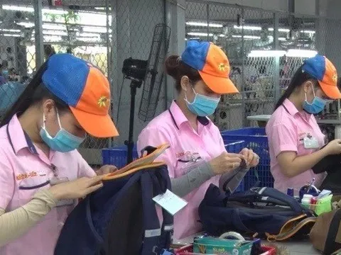 Nhiều công ty công bố thưởng Tết, công nhân nín thở ngóng tin