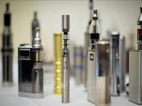 Thuốc lá điện tử, ‘mối họa’ mới với giới trẻ