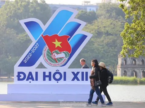 Hà Nội trang hoàng áp phích, khẩu hiệu mừng ngày hội lớn của thanh niên Việt Nam